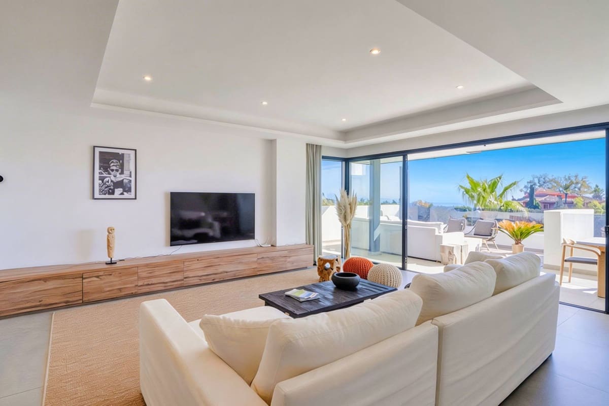 Apartamento de 4 habitaciones en Estepona en venta con piscina garaje - 1.400.000 € (Ref: 9943759)