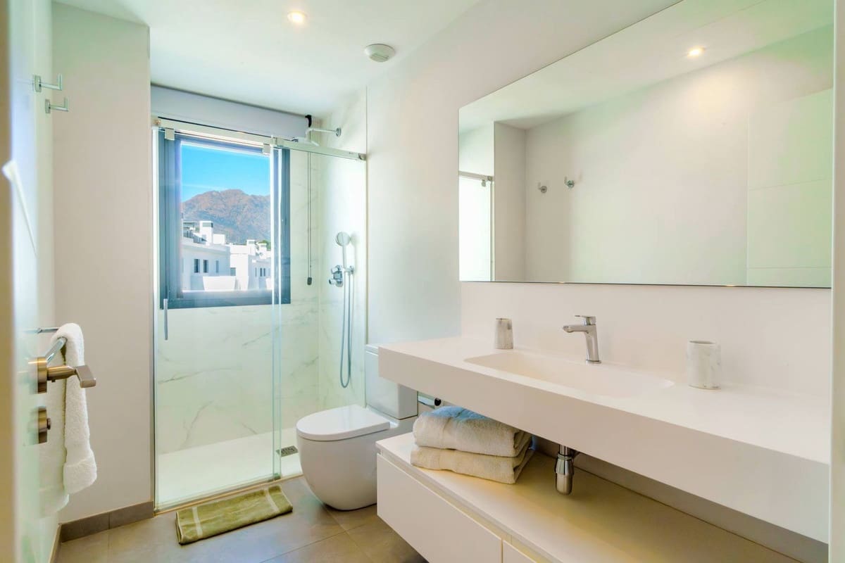 Apartamento de 4 habitaciones en Estepona en venta con piscina garaje - 1.400.000 € (Ref: 9943759)