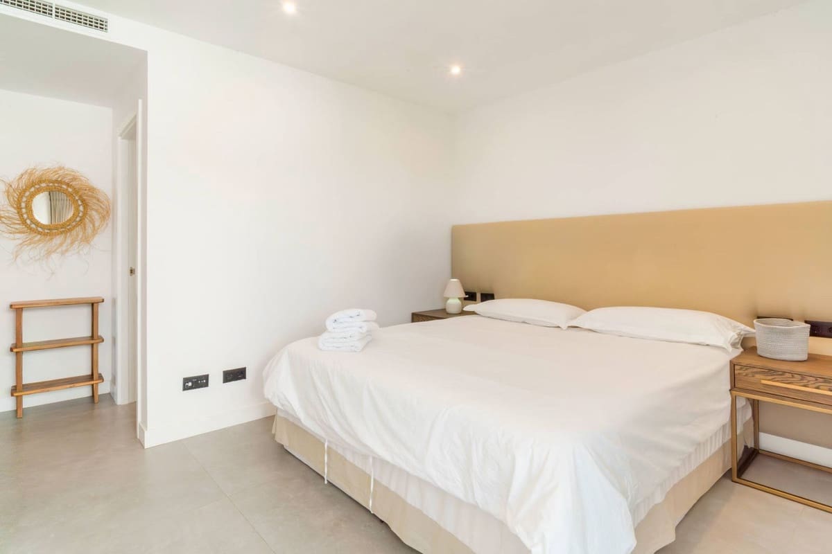 Apartamento de 4 habitaciones en Estepona en venta con piscina garaje - 1.400.000 € (Ref: 9943759)