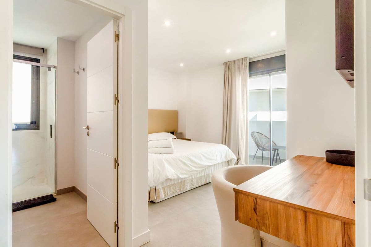 Apartamento de 4 habitaciones en Estepona en venta con piscina garaje - 1.400.000 € (Ref: 9943759)
