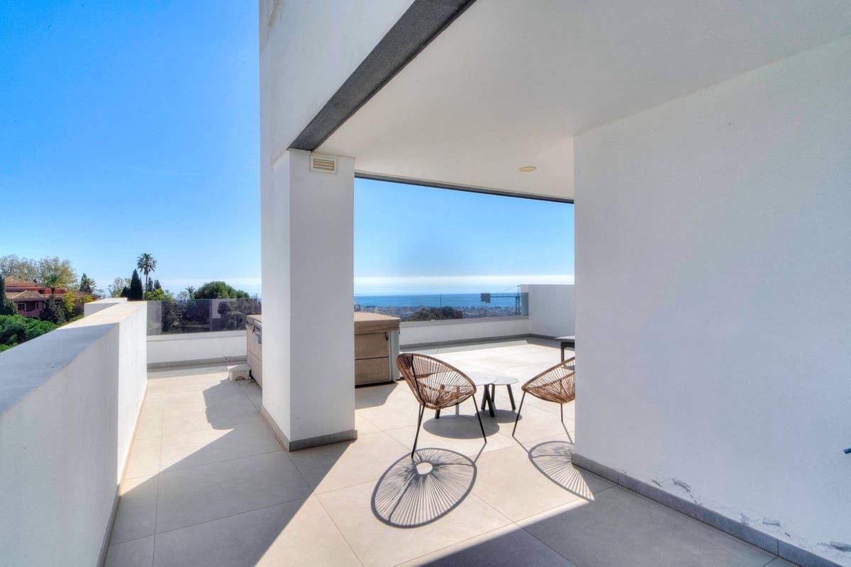 Apartamento de 4 habitaciones en Estepona en venta con piscina garaje - 1.400.000 € (Ref: 9943759)