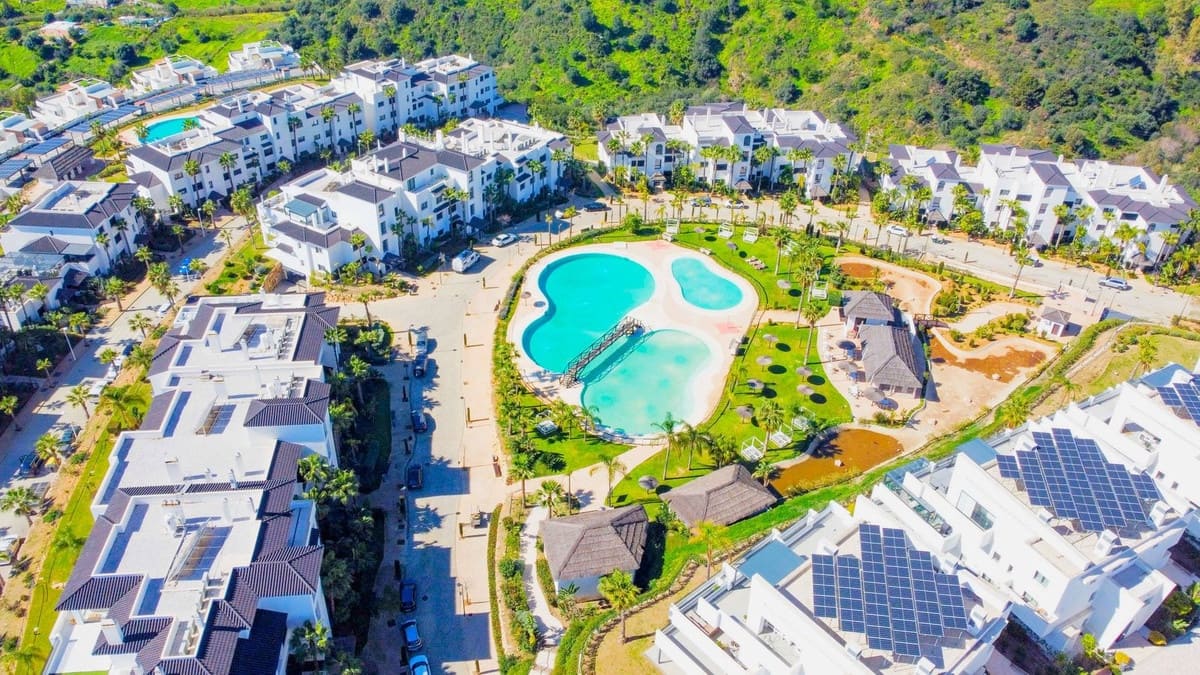 Apartamento de 4 habitaciones en Estepona en venta con piscina garaje - 1.400.000 € (Ref: 9943759)