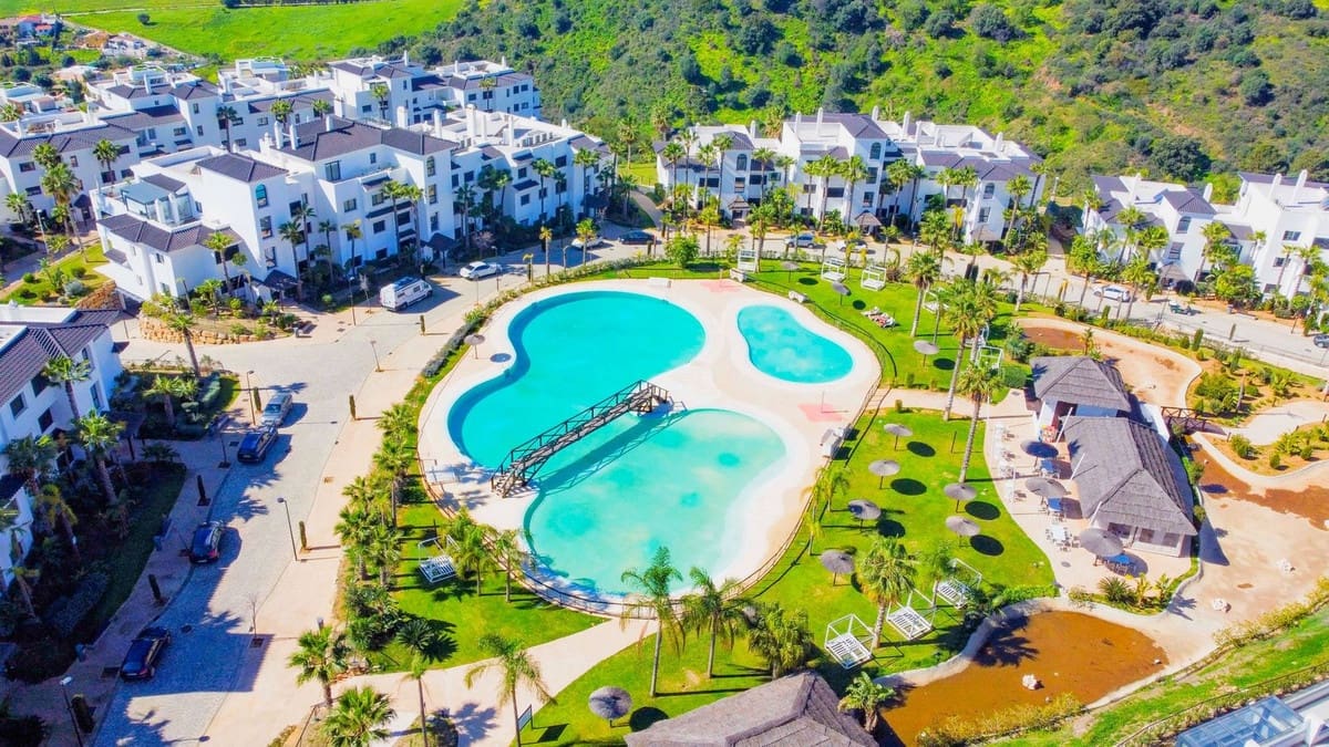 Apartamento de 4 habitaciones en Estepona en venta con piscina garaje - 1.400.000 € (Ref: 9943759)