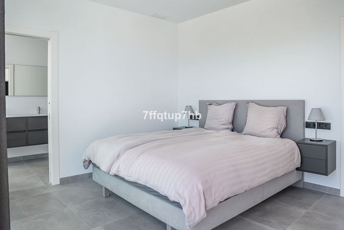 3 soveværelse Villa til salg i Estepona - € 1.395.000 (Ref: 9943760)