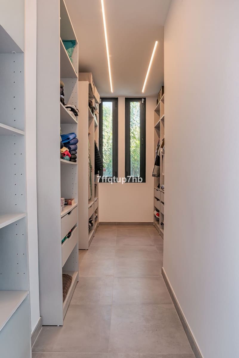 3 soveværelse Villa til salg i Estepona - € 1.395.000 (Ref: 9943760)
