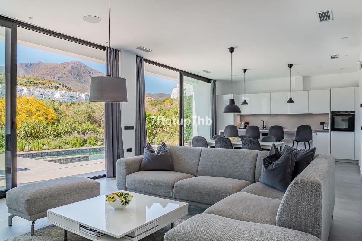 3 soveværelse Villa til salg i Estepona - € 1.395.000 (Ref: 9943760)