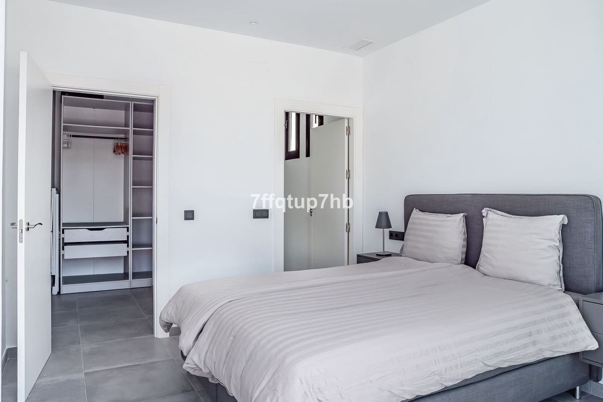3 soveværelse Villa til salg i Estepona - € 1.395.000 (Ref: 9943760)