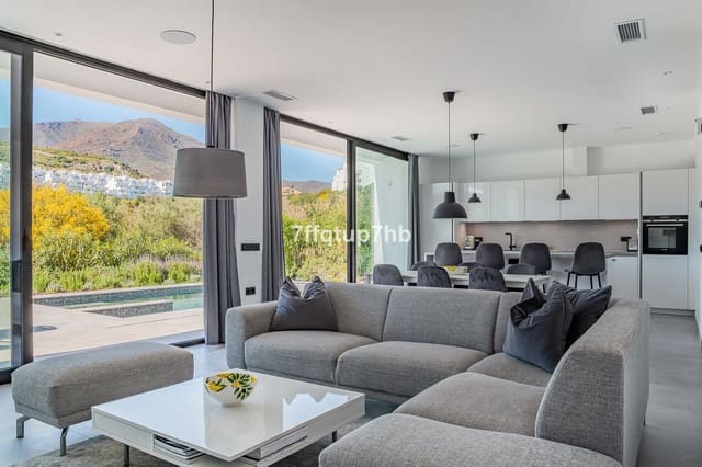 3 sovrum Villa till salu i Estepona - 1 395 000 € (Ref: 9943760)