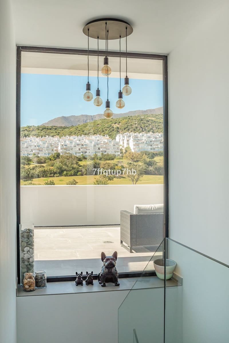 3 soveværelse Villa til salg i Estepona - € 1.395.000 (Ref: 9943760)