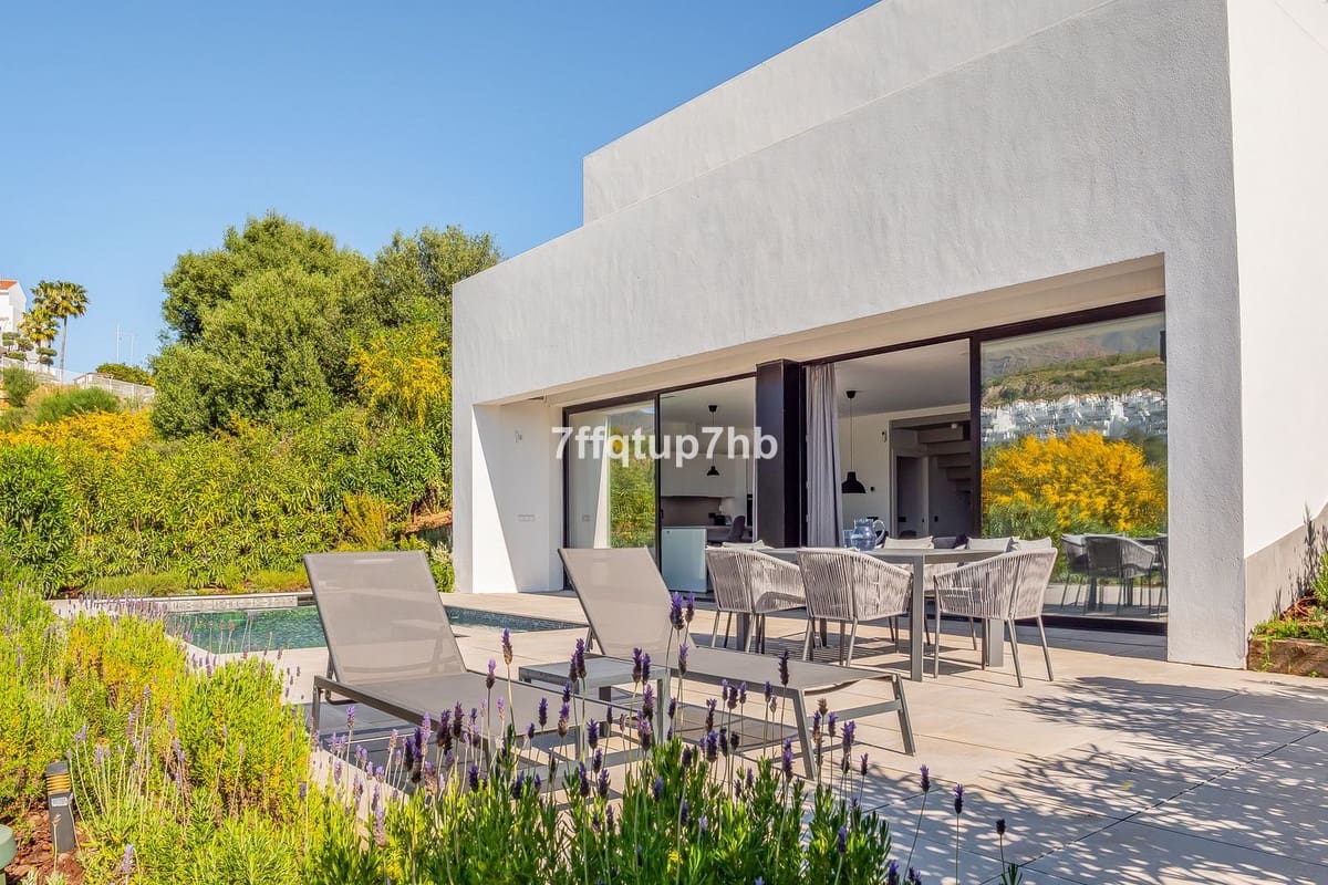 3 soveværelse Villa til salg i Estepona - € 1.395.000 (Ref: 9943760)