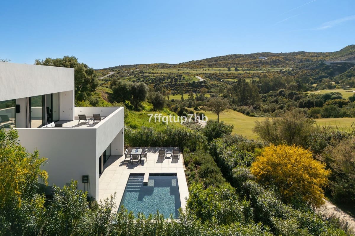 3 soveværelse Villa til salg i Estepona - € 1.395.000 (Ref: 9943760)