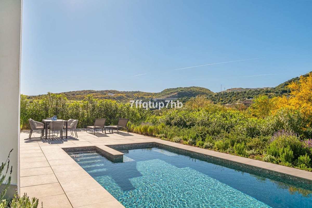 3 soveværelse Villa til salg i Estepona - € 1.395.000 (Ref: 9943760)