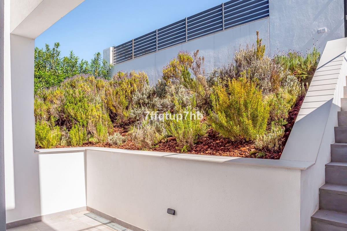 3 soveværelse Villa til salg i Estepona - € 1.395.000 (Ref: 9943760)