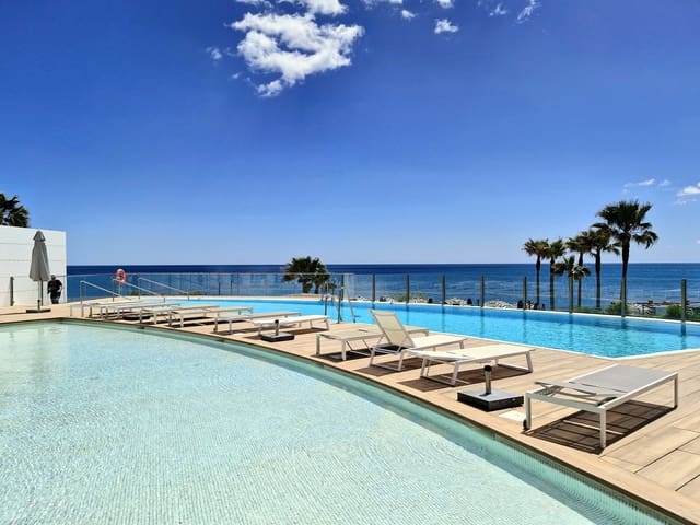 3 Zimmer Apartment zu verkaufen in Estepona mit Pool Garage - 1.375.000 € (Ref: 9943761)