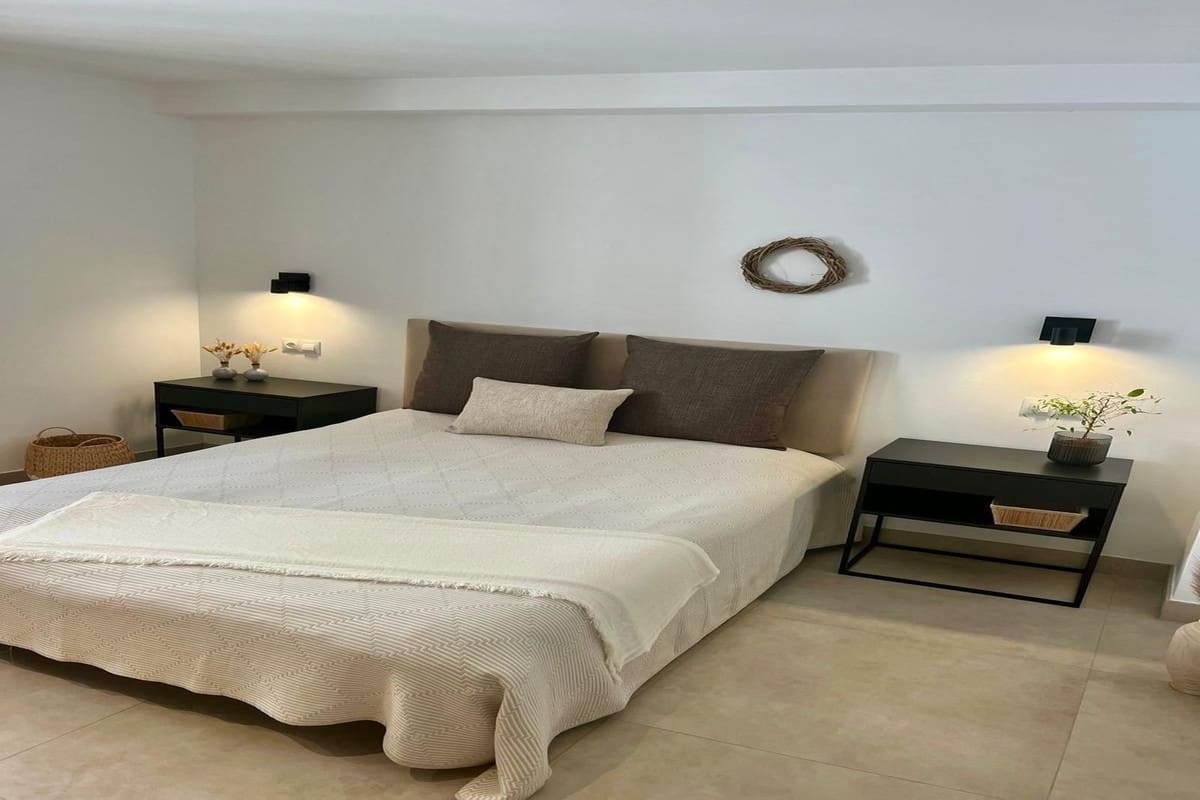 Casa de 4 habitaciones en Estepona en venta - 1.449.000 € (Ref: 9943765)