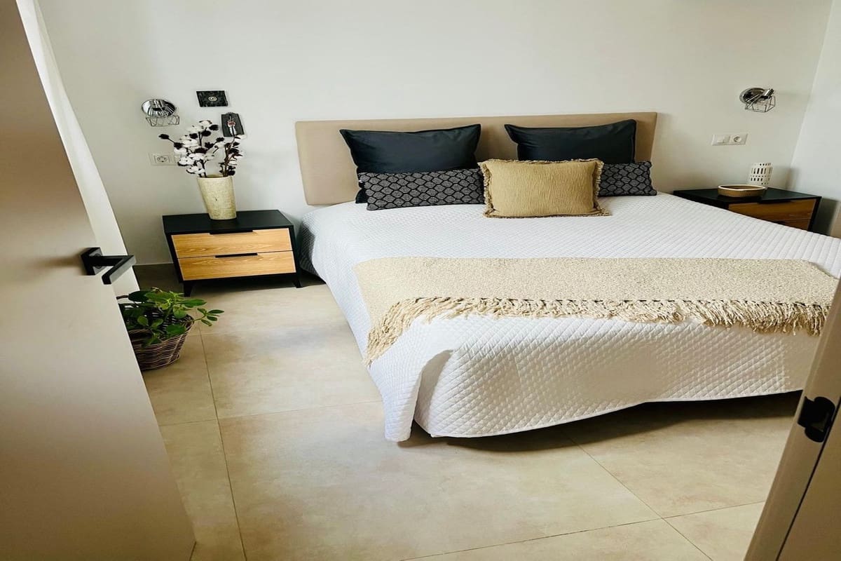 Casa de 4 habitaciones en Estepona en venta - 1.449.000 € (Ref: 9943765)