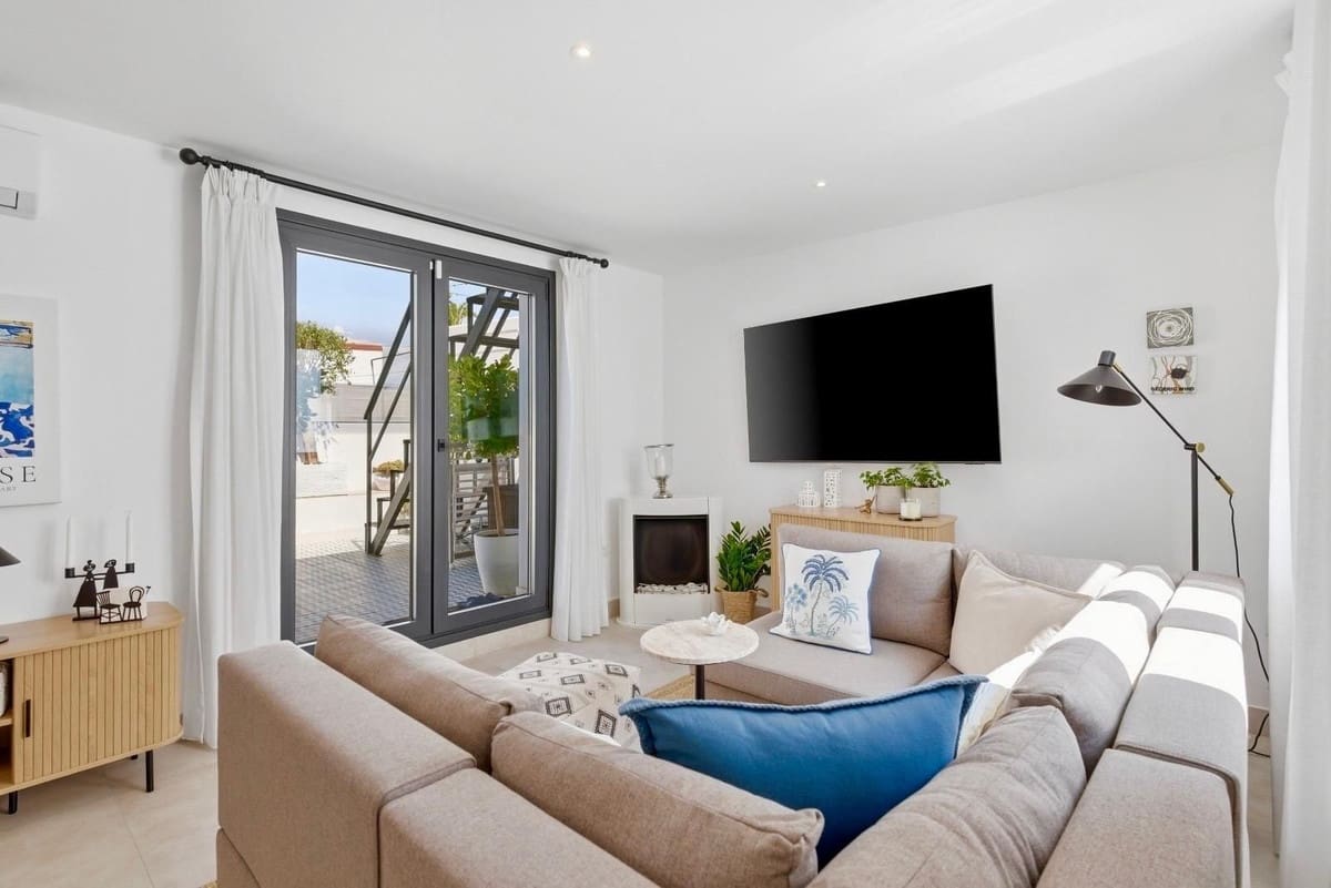 Casa de 4 habitaciones en Estepona en venta - 1.449.000 € (Ref: 9943765)