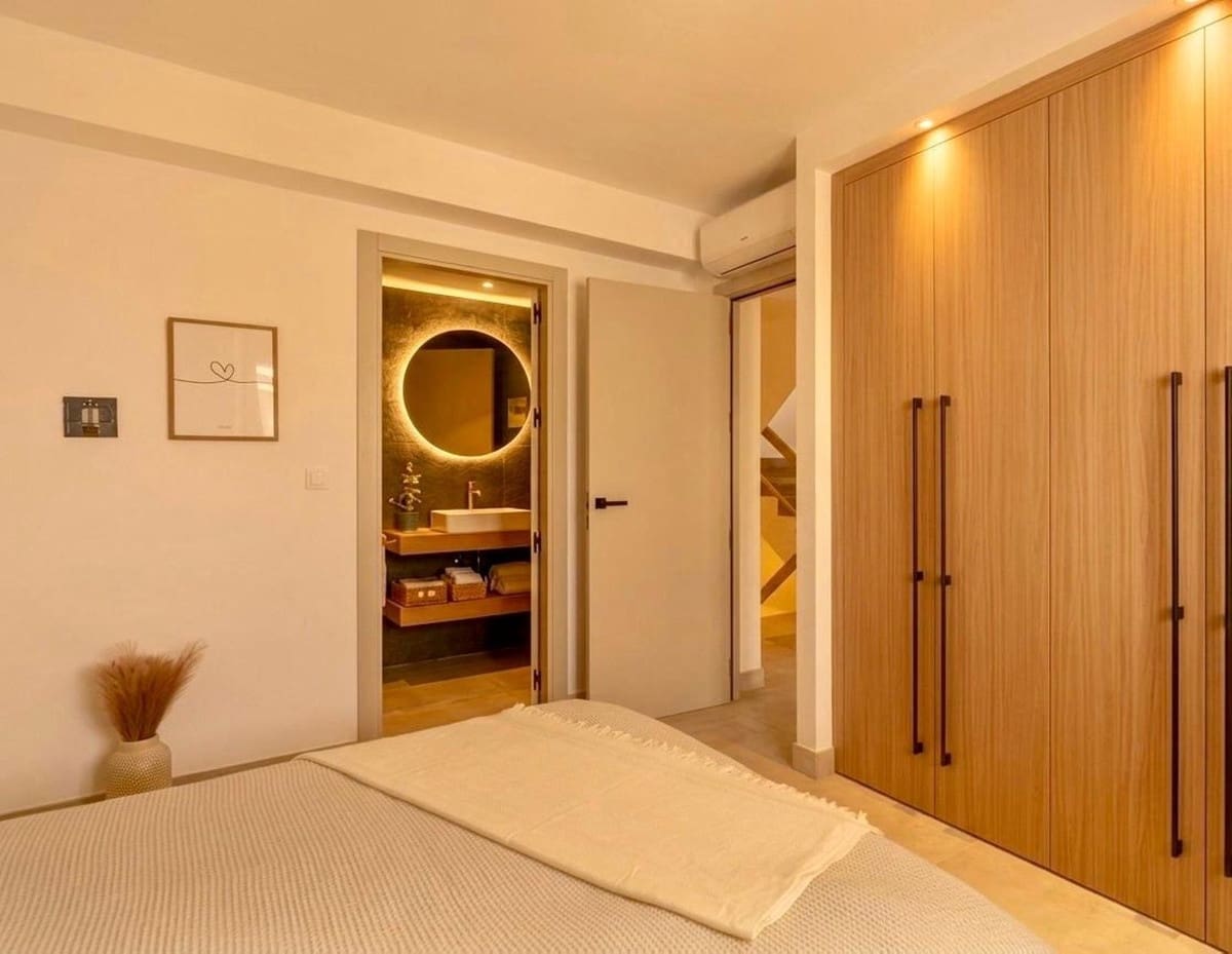 Casa de 4 habitaciones en Estepona en venta - 1.449.000 € (Ref: 9943765)