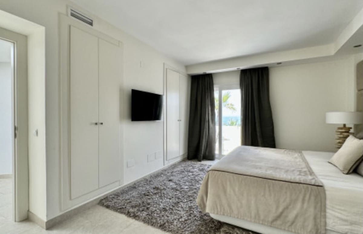 3 sovrum Lägenhet till salu i Estepona - 1 850 000 € (Ref: 9943766)