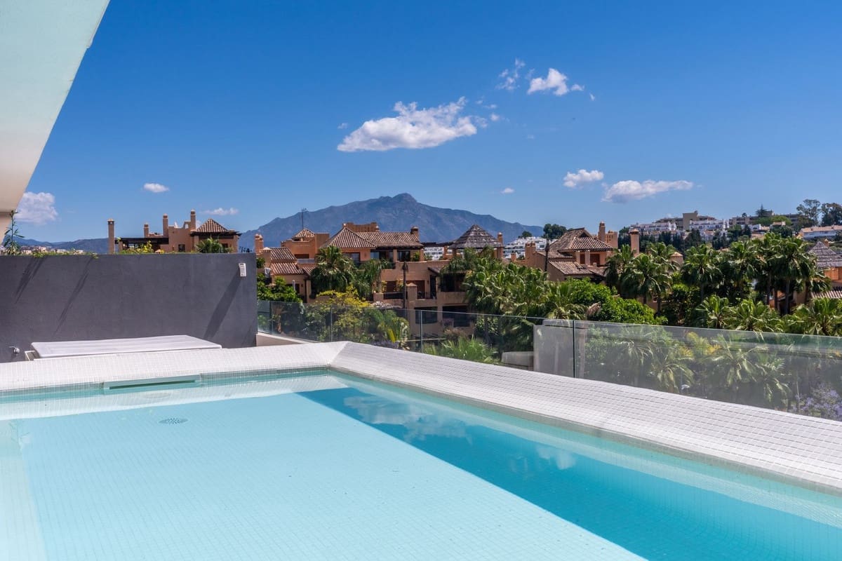 5 chambre Appartement à vendre à El Paraiso - 1 750 000 € (Ref: 9943768)