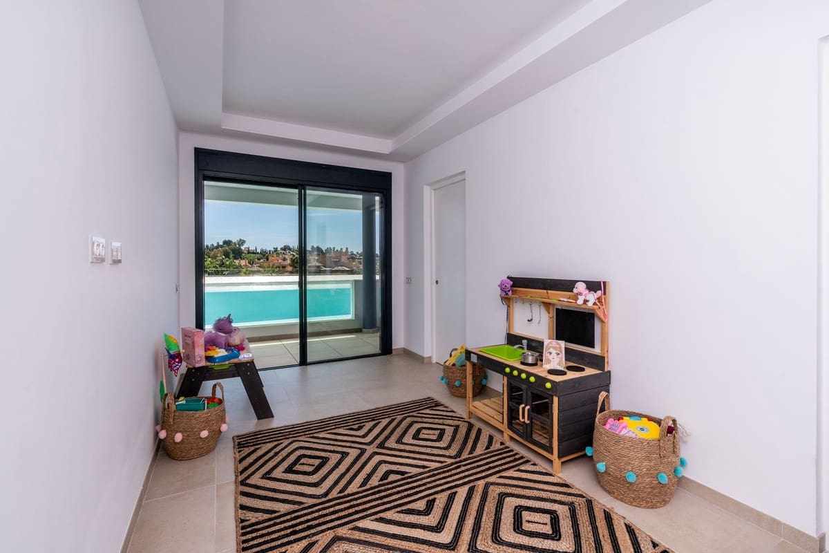 5 chambre Appartement à vendre à El Paraiso - 1 750 000 € (Ref: 9943768)