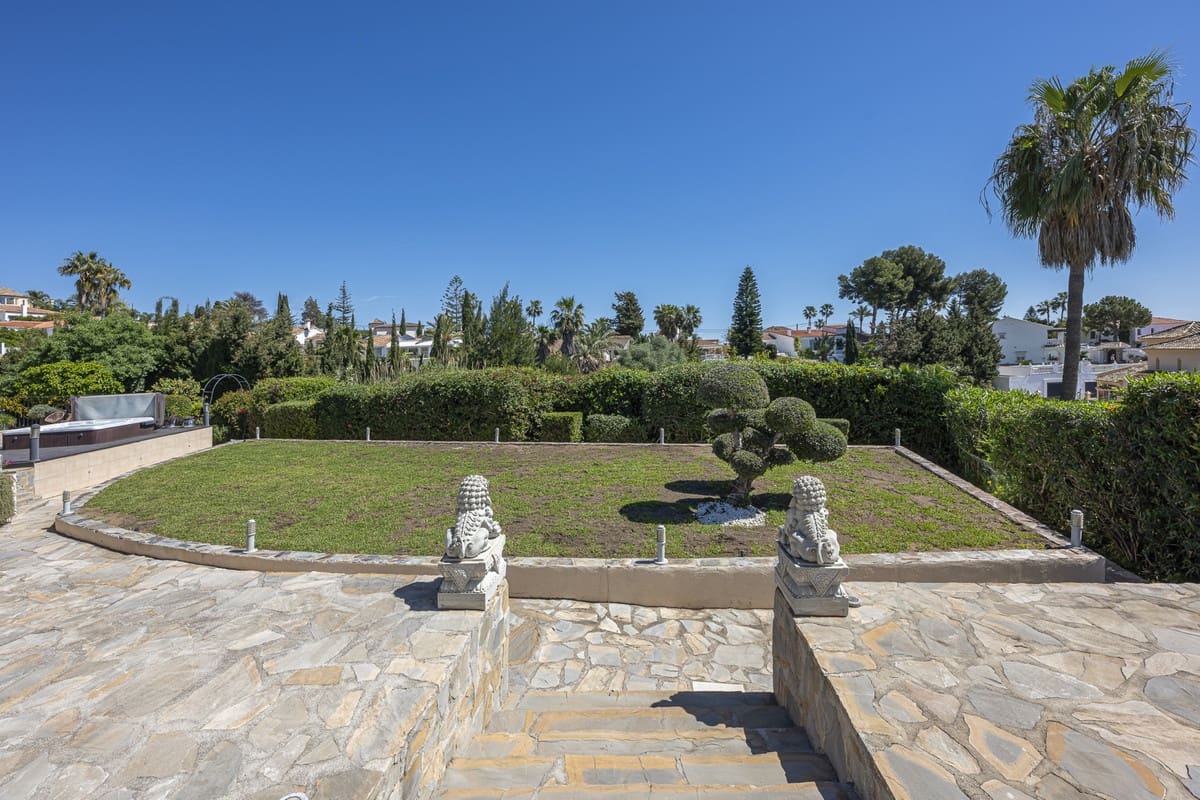 6 chambre Villa/Maison à vendre à Estepona - 1 550 000 € (Ref: 9943770)
