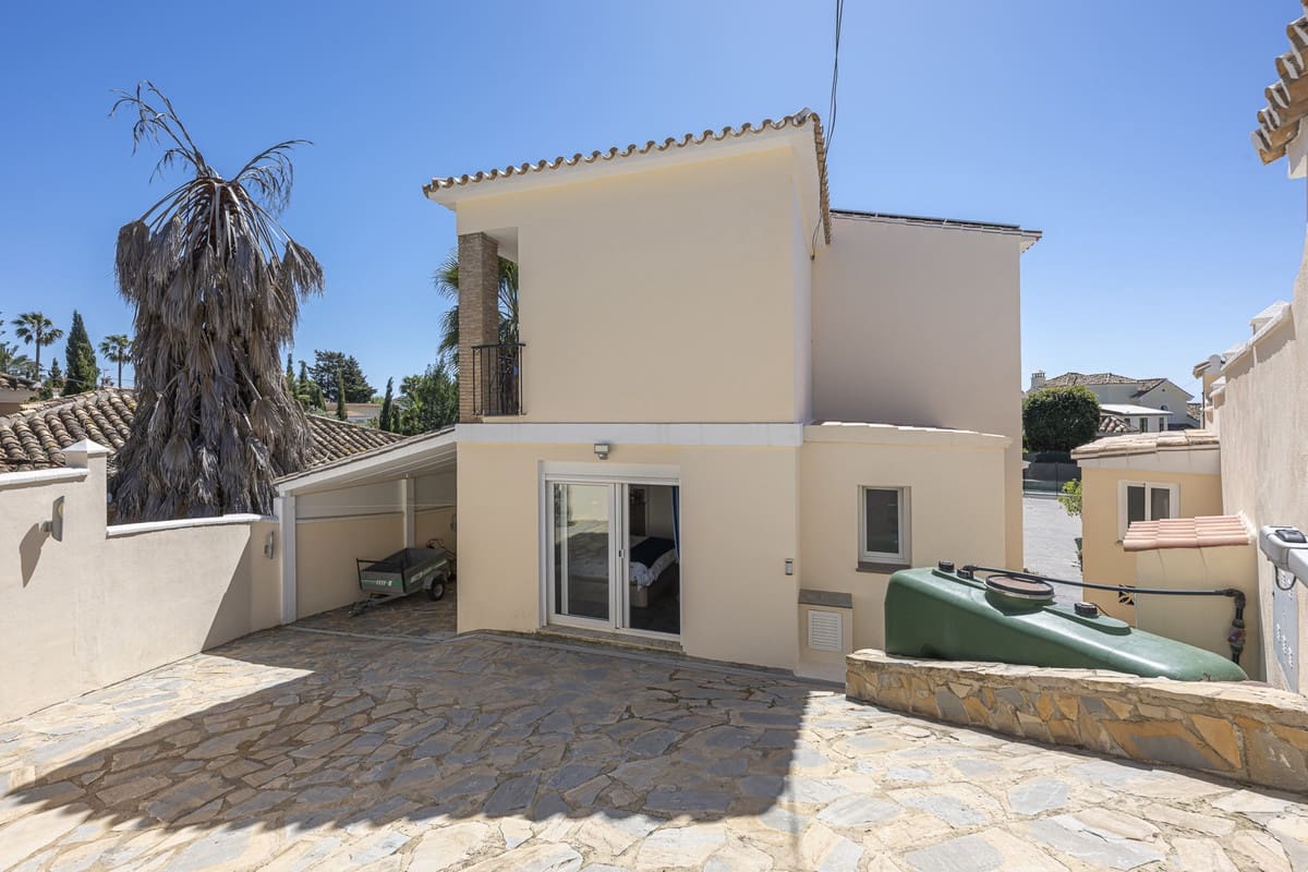 6 chambre Villa/Maison à vendre à Estepona - 1 550 000 € (Ref: 9943770)