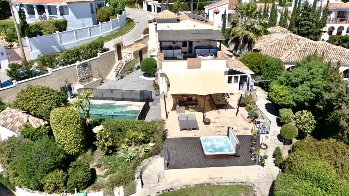 6 chambre Villa/Maison à vendre à Estepona - 1 550 000 € (Ref: 9943770)