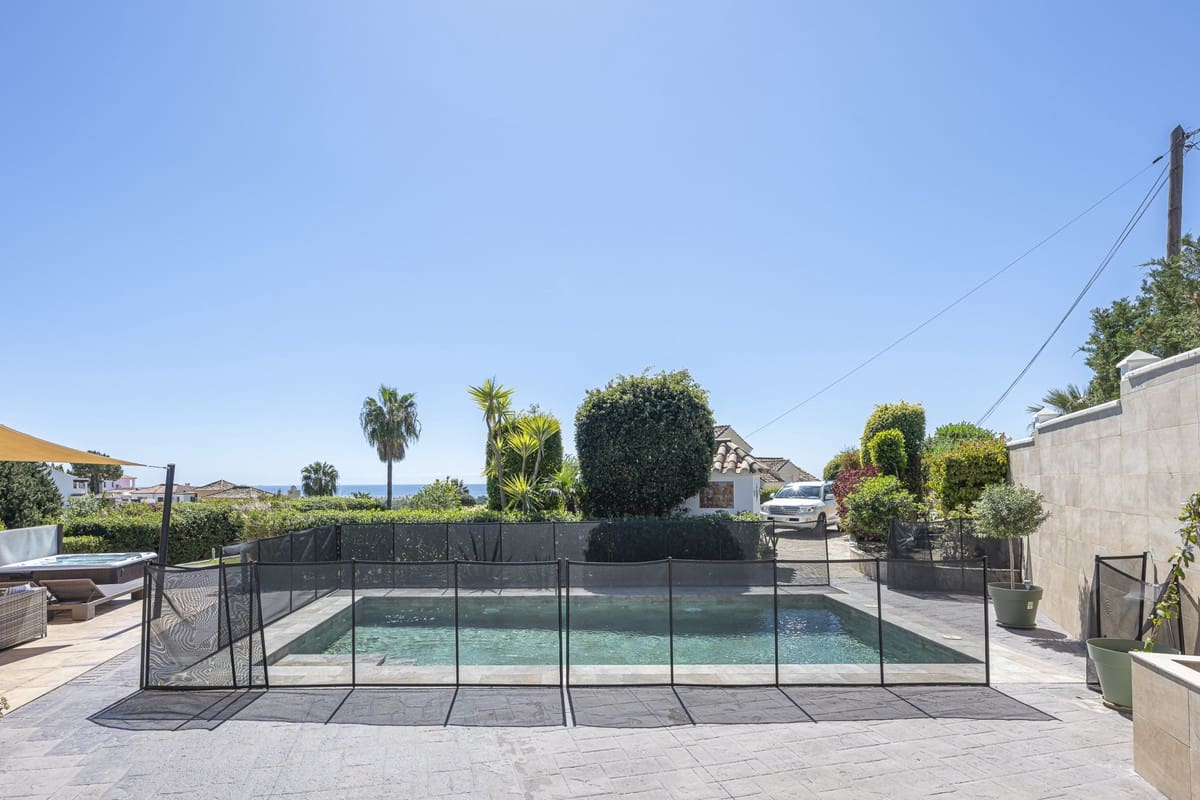 6 chambre Villa/Maison à vendre à Estepona - 1 550 000 € (Ref: 9943770)