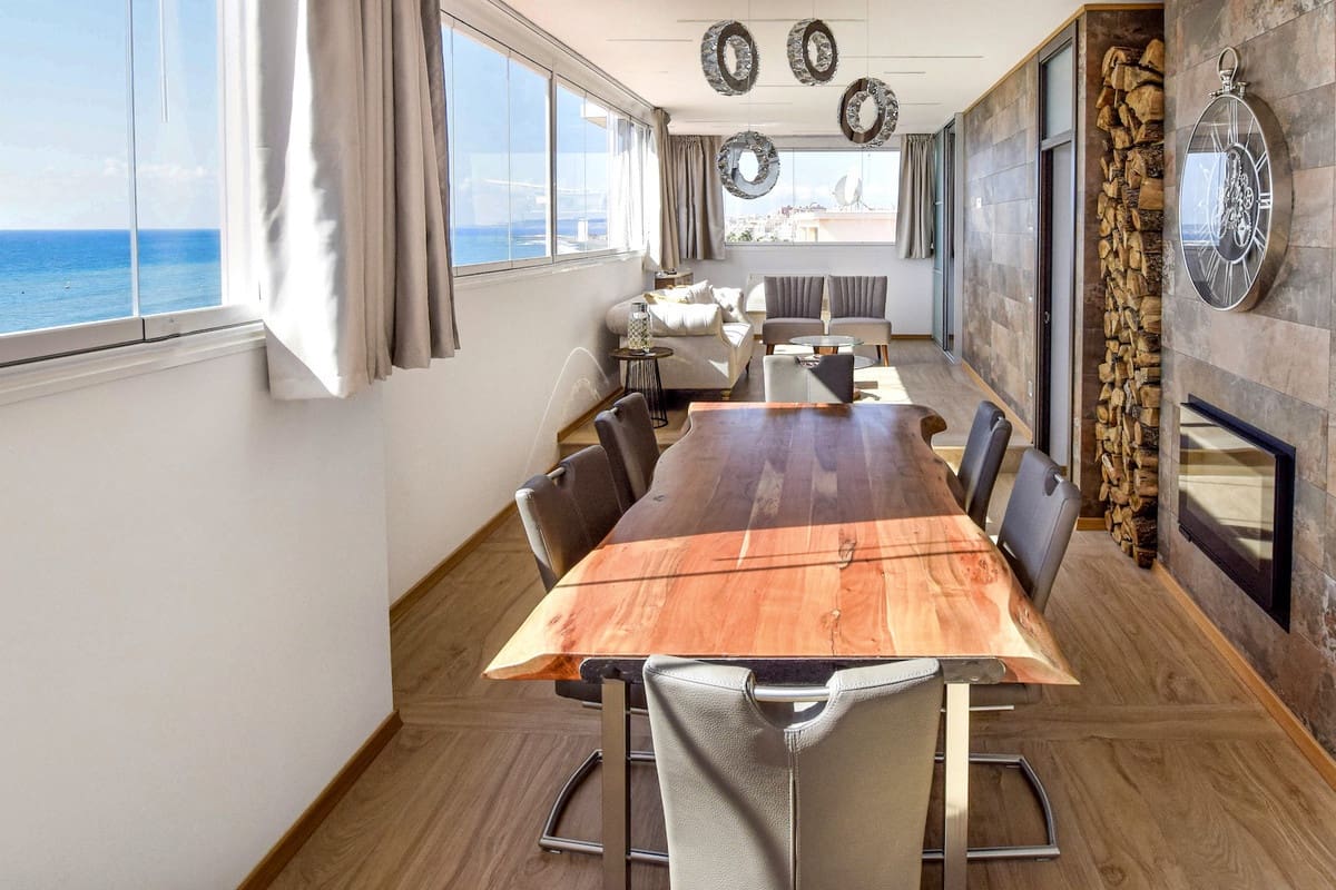 Apartamento de 2 habitaciones en Estepona en venta - 1.550.000 € (Ref: 9943771)