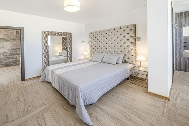 2 Zimmer Apartment zu verkaufen in Estepona - 1.550.000 € (Ref: 9943771)