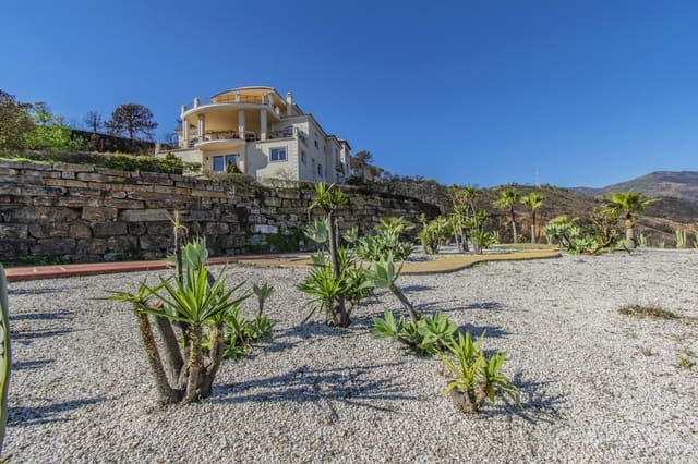7 sovrum Villa till salu i Estepona med garage - 2 300 000 € (Ref: 9943773)
