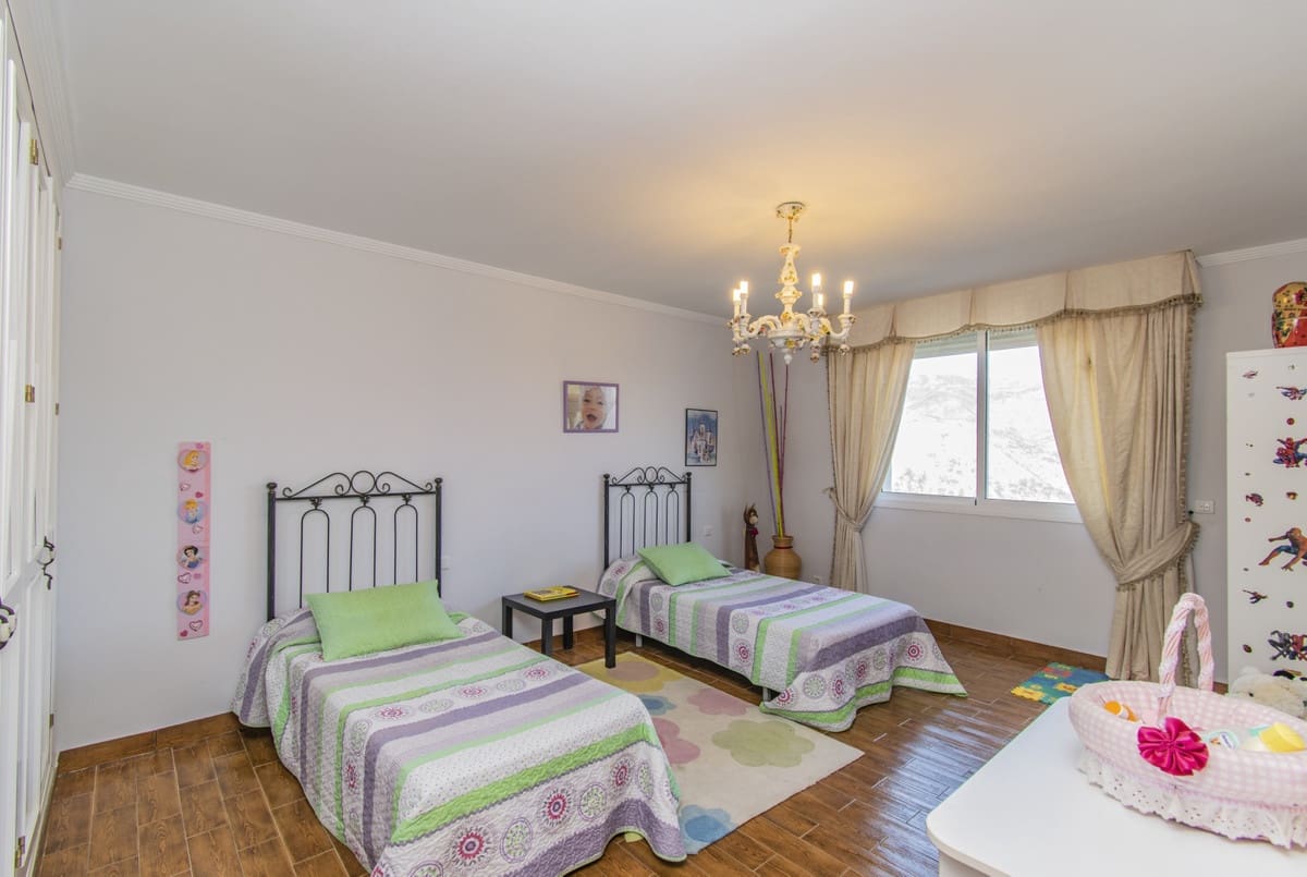 7 camera da letto Villa in vendita in Estepona con garage - 2.300.000 € (Rif: 9943773)