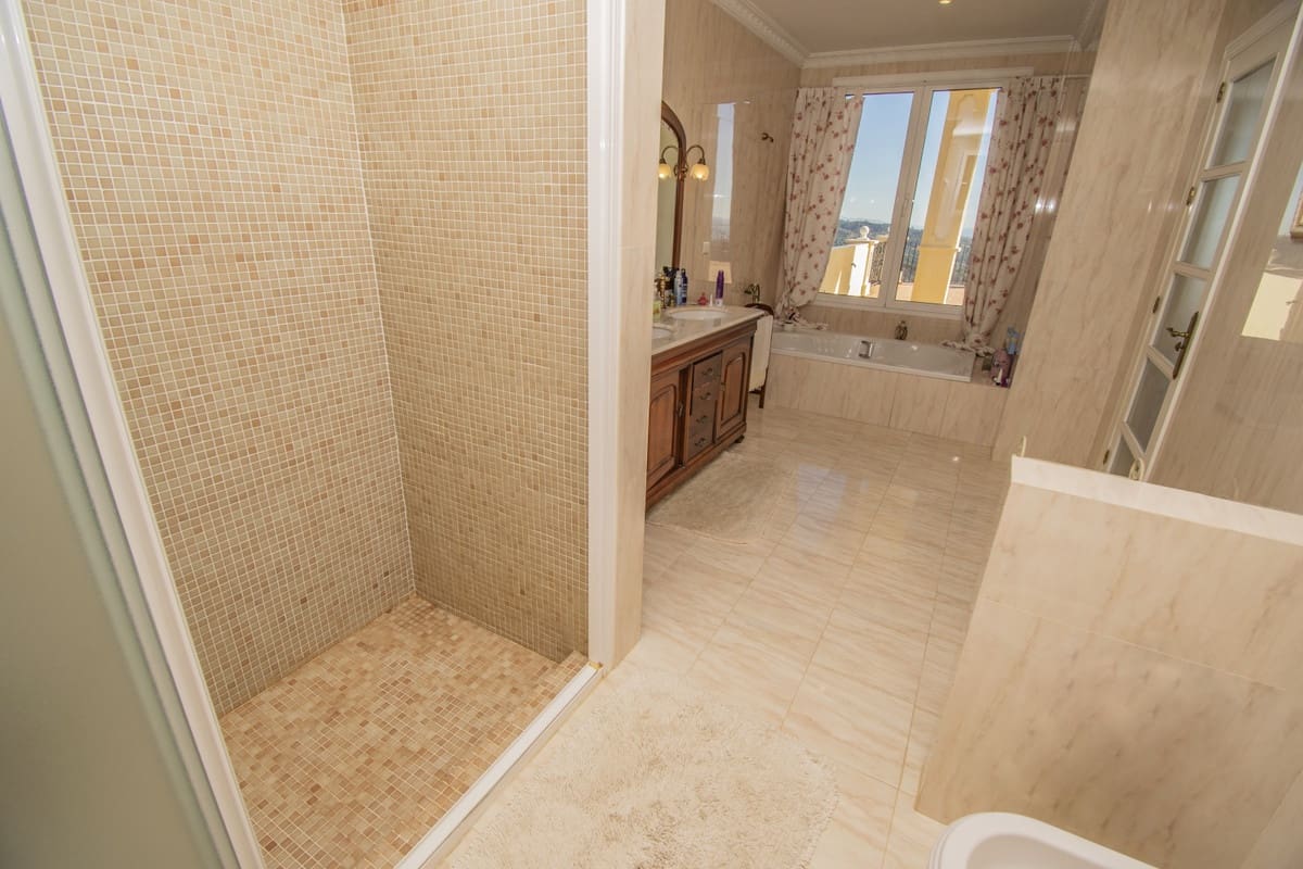 7 camera da letto Villa in vendita in Estepona con garage - 2.300.000 € (Rif: 9943773)