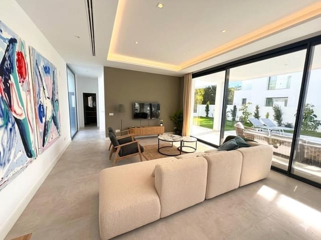 6 Zimmer Villa zu verkaufen in Atalaya-Isdabe, Estepona mit Garage - 1.950.000 € (Ref: 9943775)
