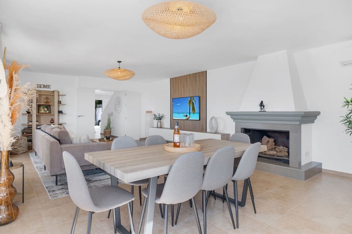 6 soveværelse Villa til salg i Estepona med garage - € 2.350.000 (Ref: 9943776)