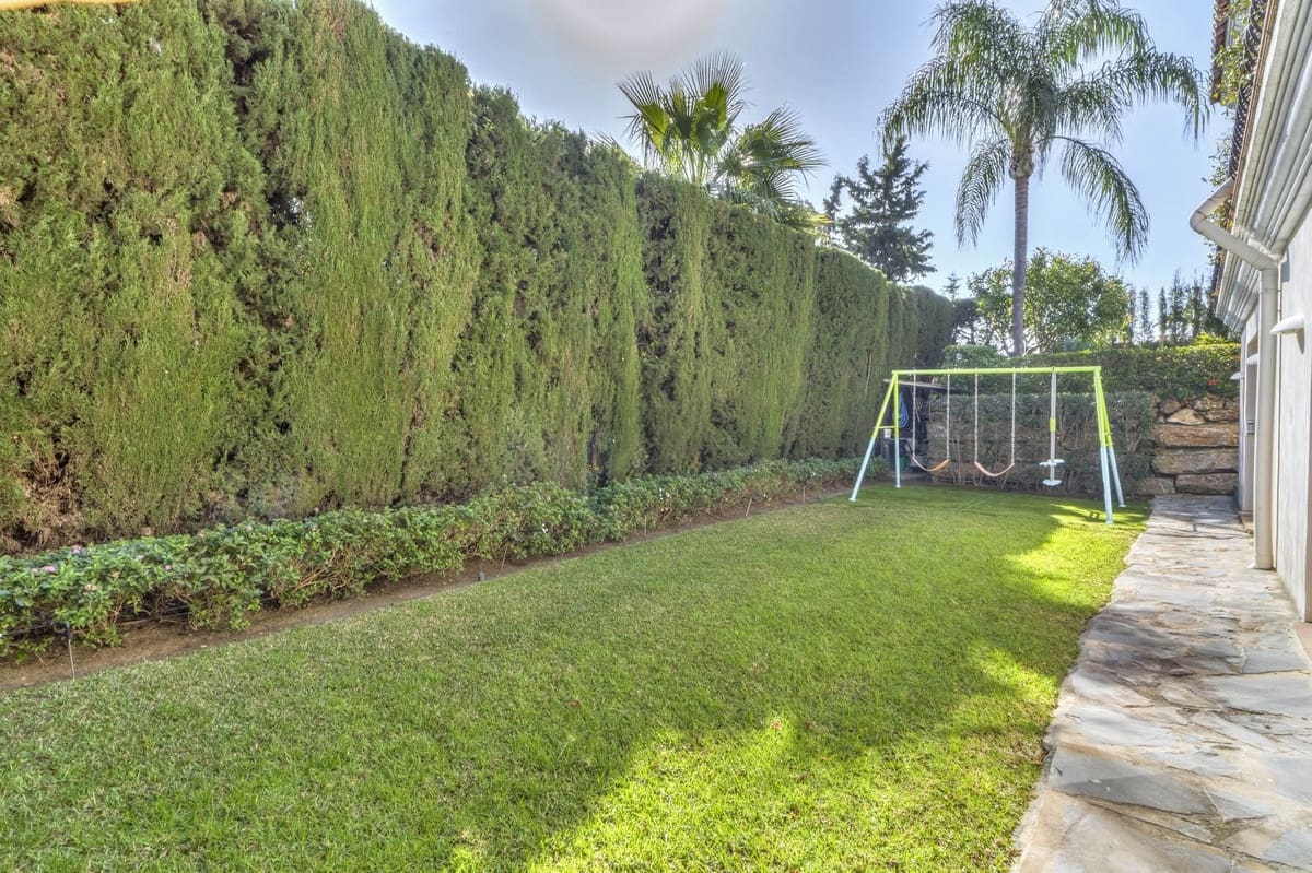 5 slaapkamer Villa te koop in Atalaya-Isdabe met garage - € 2.550.000 (Ref: 9943778)