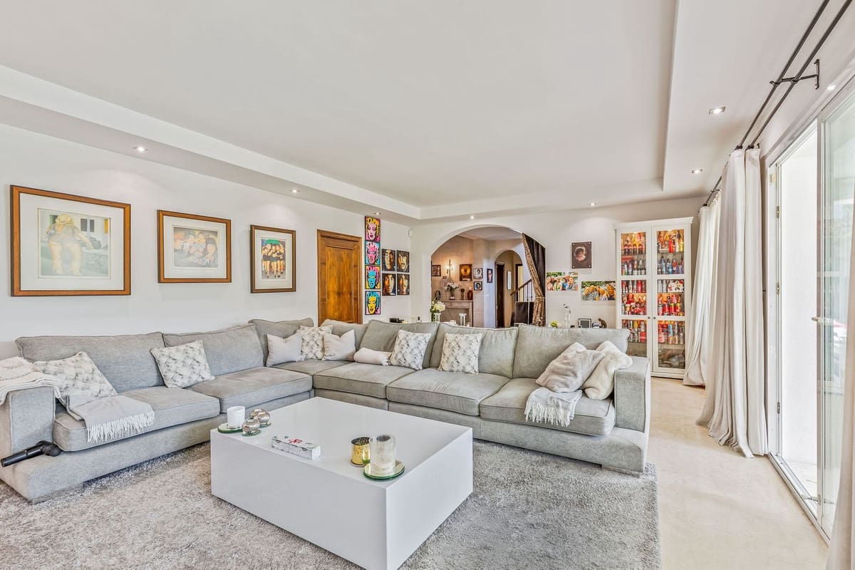 4 camera da letto Villa in vendita in Estepona con garage - 2.695.000 € (Rif: 9943780)