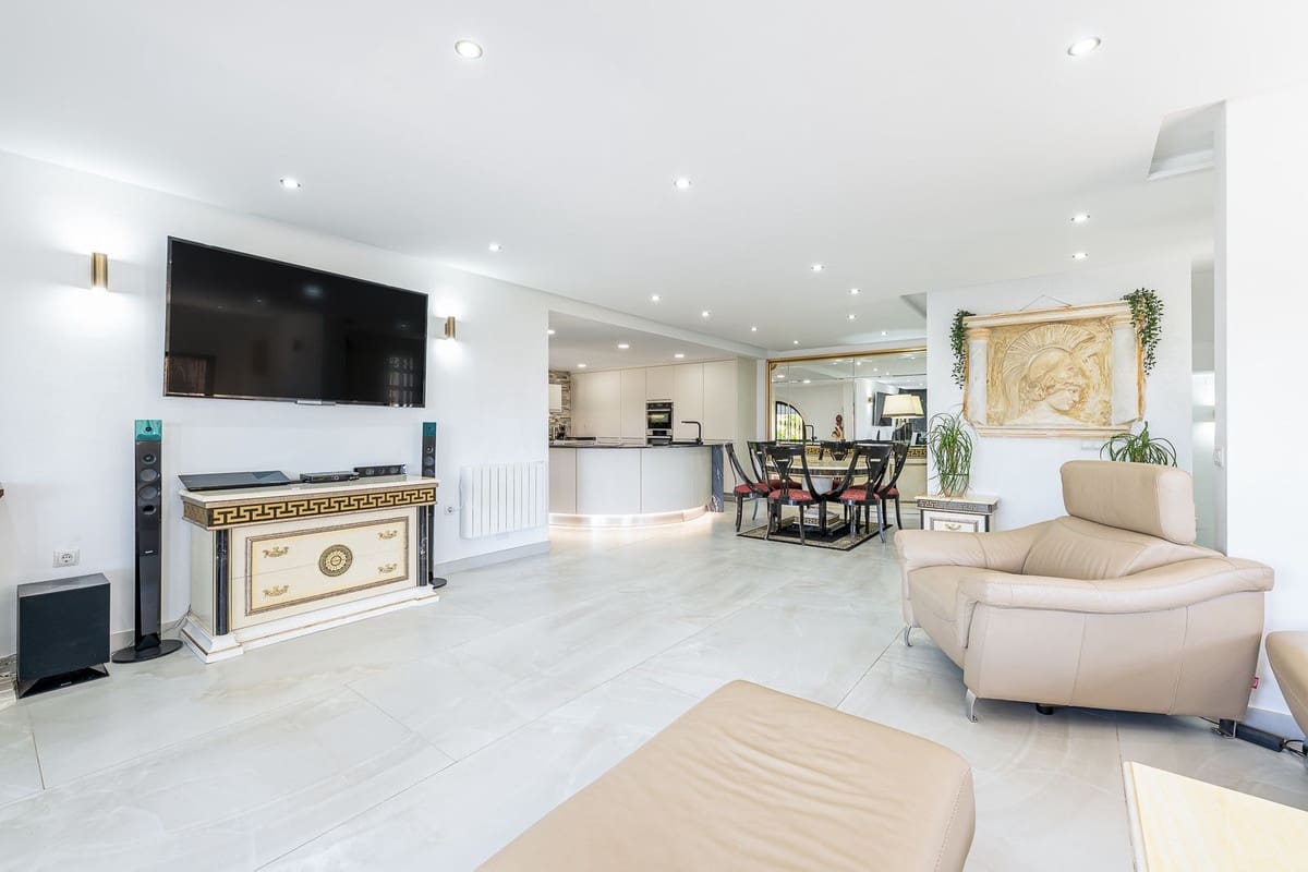 4 soveværelse Villa til salg i Benalmadena med garage - € 1.190.000 (Ref: 9997606)