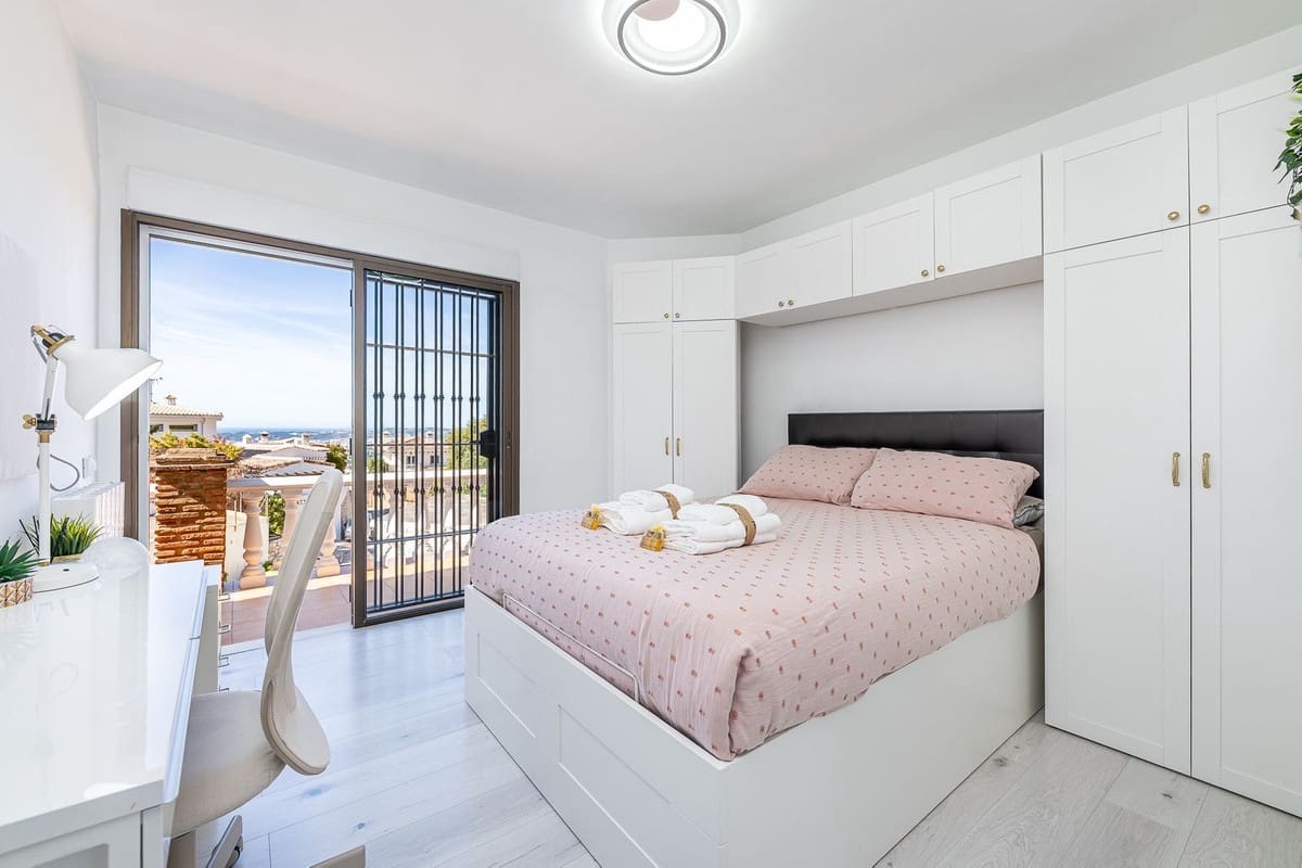 4 soveværelse Villa til salg i Benalmadena med garage - € 1.190.000 (Ref: 9997606)