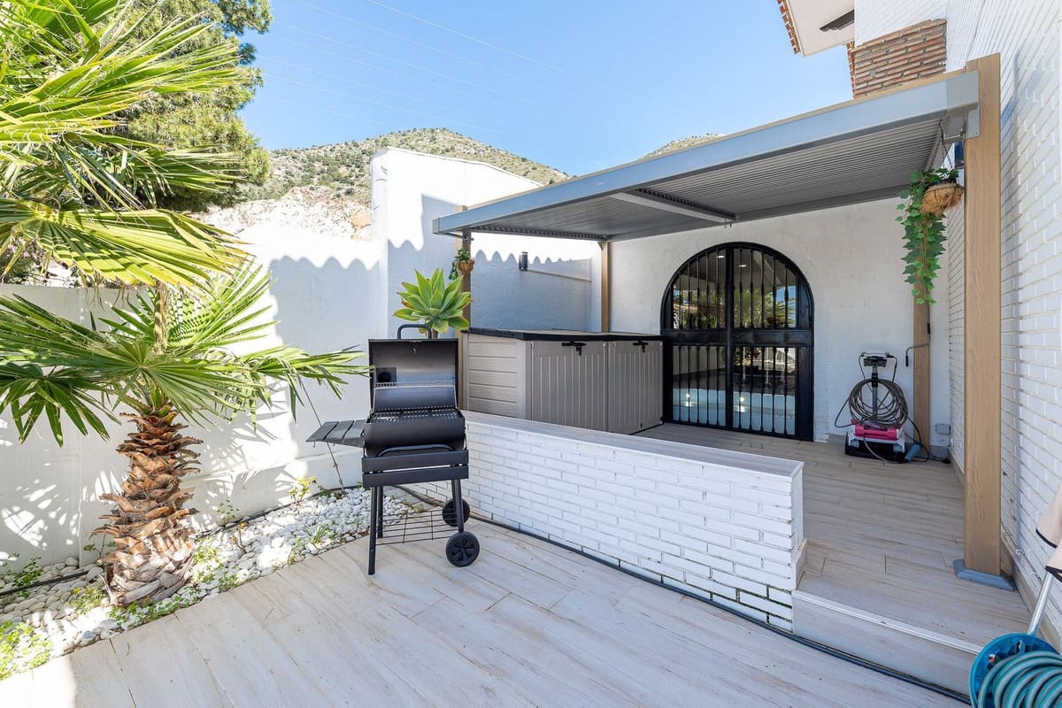 4 soveværelse Villa til salg i Benalmadena med garage - € 1.190.000 (Ref: 9997606)
