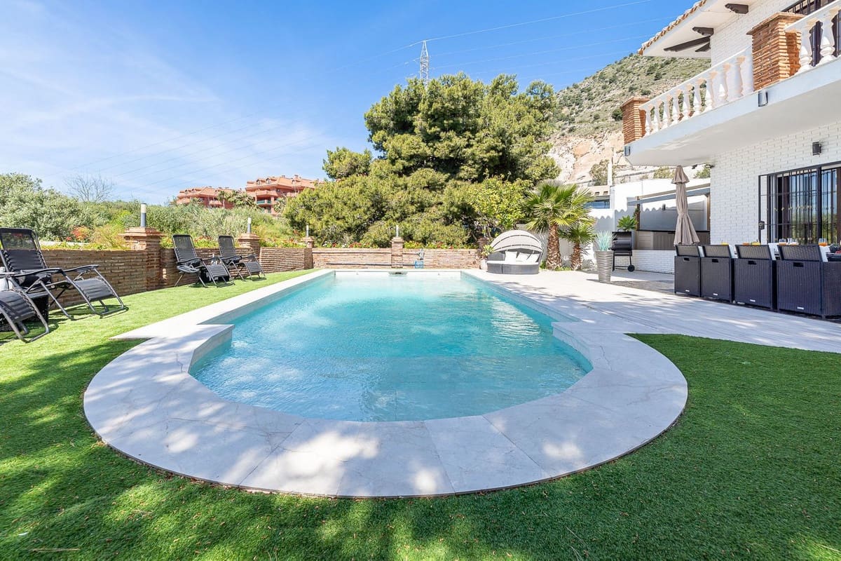 4 soveværelse Villa til salg i Benalmadena med garage - € 1.190.000 (Ref: 9997606)