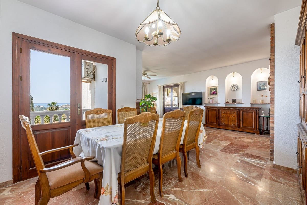 5 soveværelse Villa til salg i Benalmadena med garage - € 1.150.000 (Ref: 9997607)