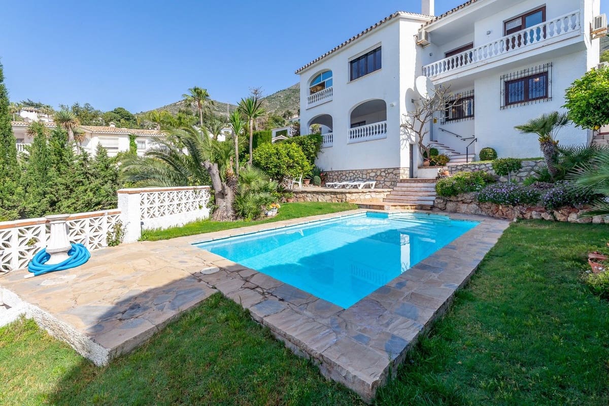 5 soveværelse Villa til salg i Benalmadena med garage - € 1.150.000 (Ref: 9997607)