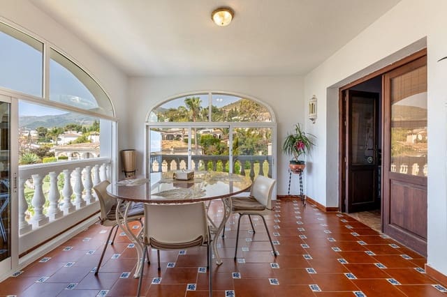 Chalet de 5 habitaciones en Benalmádena en venta con piscina garaje - 1.150.000 € (Ref: 9997607)