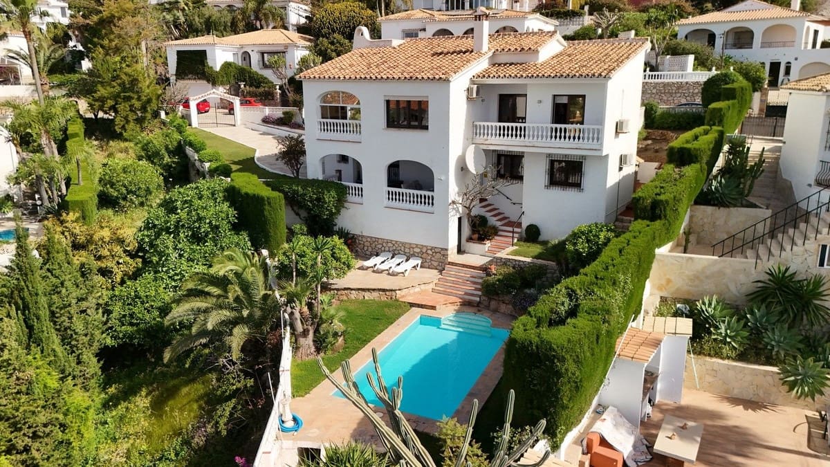 5 soveværelse Villa til salg i Benalmadena med garage - € 1.150.000 (Ref: 9997607)