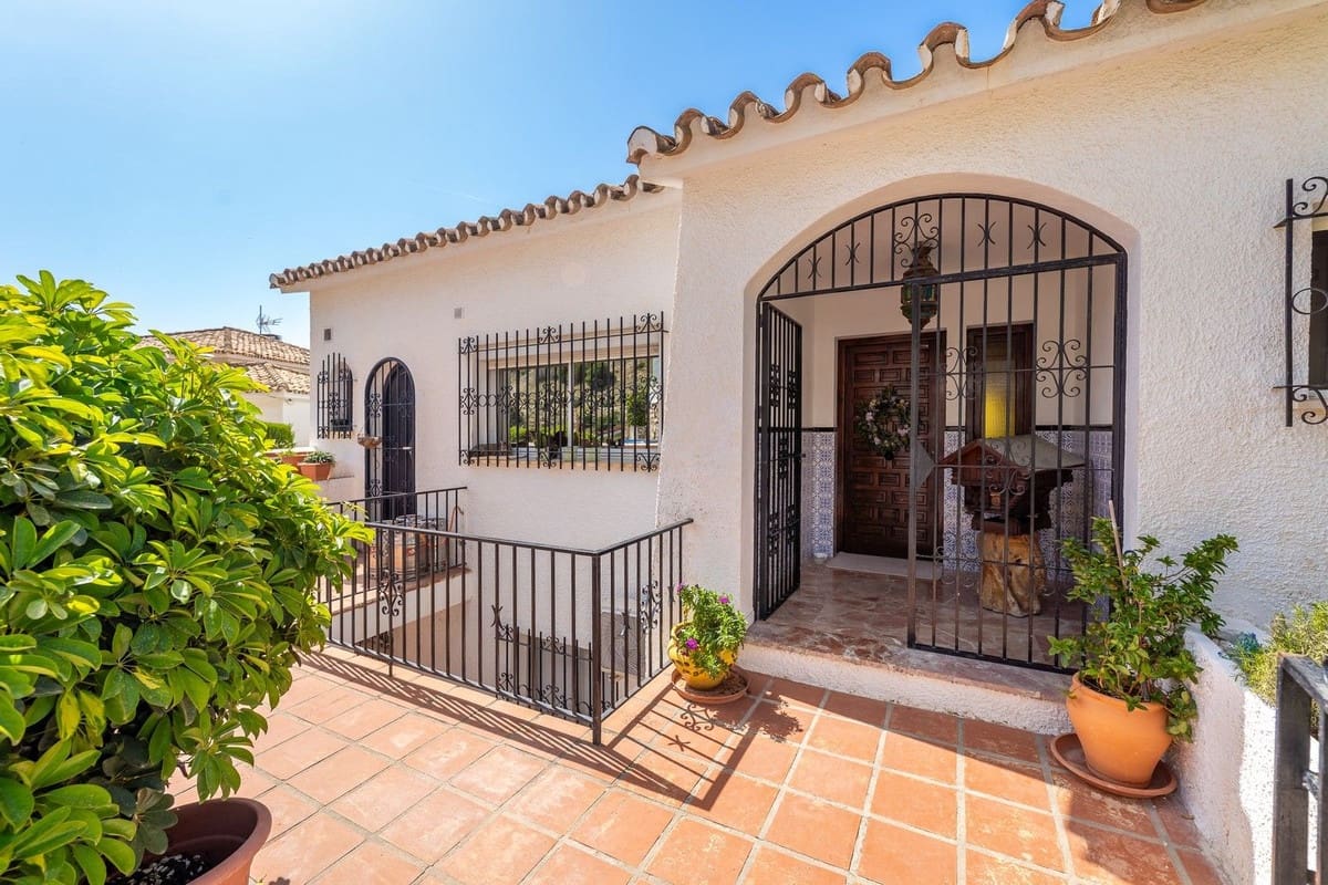 5 soveværelse Villa til salg i Benalmadena med garage - € 1.150.000 (Ref: 9997607)