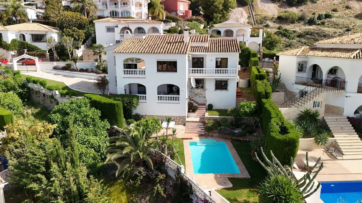 5 soveværelse Villa til salg i Benalmadena med garage - € 1.150.000 (Ref: 9997607)
