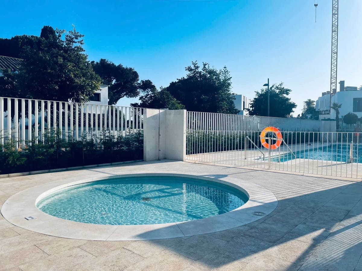 3 soveværelse Lejlighed til salg i Elviria - € 1.150.000 (Ref: 9997608)