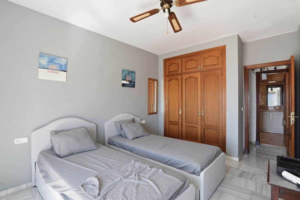 6 sovrum Villa till salu i Benalmadena med garage - 1 495 000 € (Ref: 9997610)